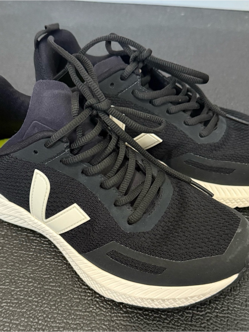 Veja Women’s Sneakers 37